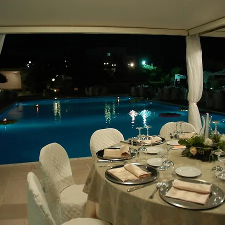 爱情魔咒酒店 奥斯图尼