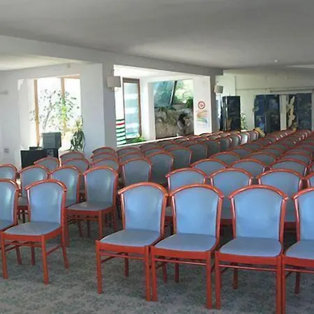 爱情魔咒酒店 奥斯图尼