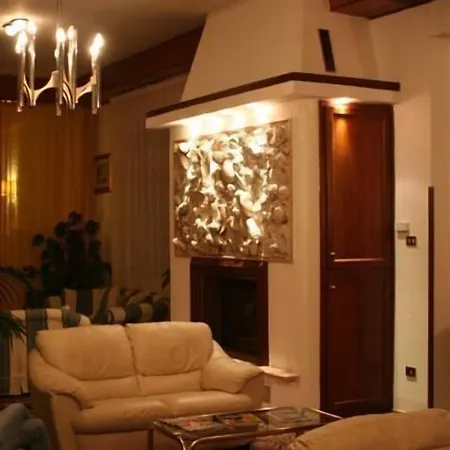 酒店 爱情魔咒酒店 奥斯图尼