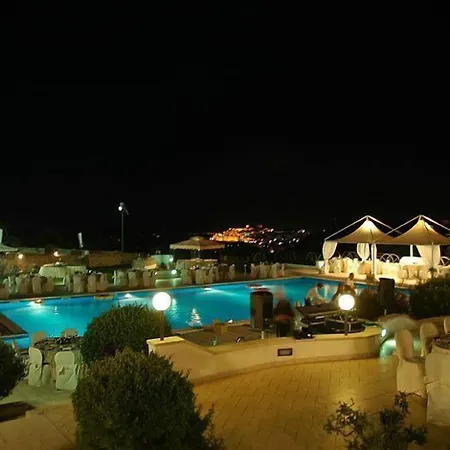 爱情魔咒酒店 酒店 奥斯图尼