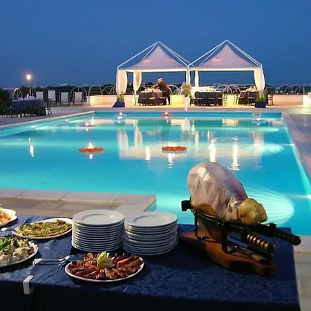 爱情魔咒酒店 奥斯图尼