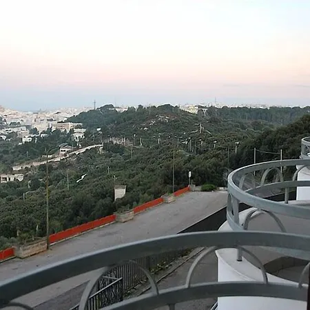 爱情魔咒酒店 酒店 奥斯图尼